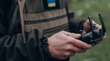 Українських школярів почнуть навчати керуванню FPV-дронами