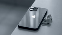 Apple планує пом’якшити удар від мит Трампа, постачаючи більше iPhone з Індії
