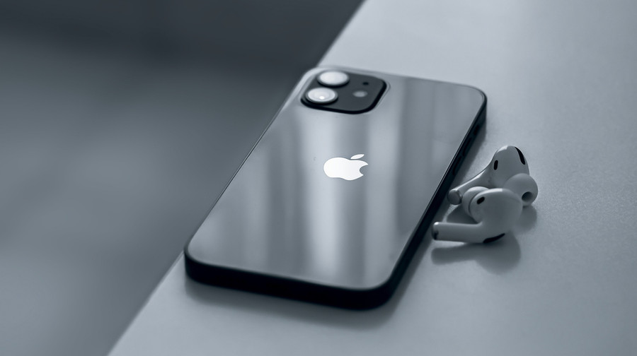 Apple планує пом’якшити удар від мит Трампа, постачаючи більше iPhone з Індії