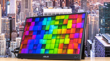 Портативний сенсорний монітор ASUS ZenScreen Touch MB16AHT: додатковий компактний екран для роботи
