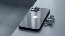Помилка в iOS 18.4 повертає в iPhone давно видалені застосунки та ігри