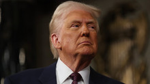 Трамп надав автовиробникам місячну відстрочку від мит, щоб перенести виробництво до США