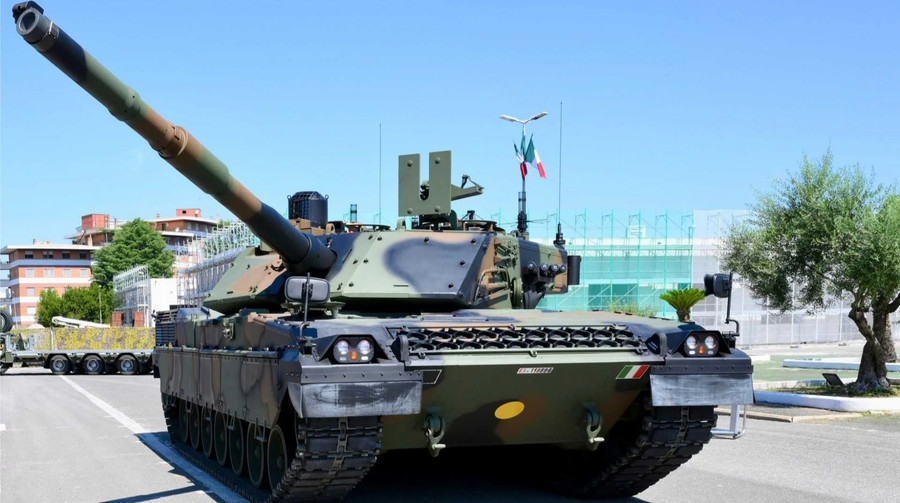 Італійська армія отримала перший модернізований танк Ariete C2