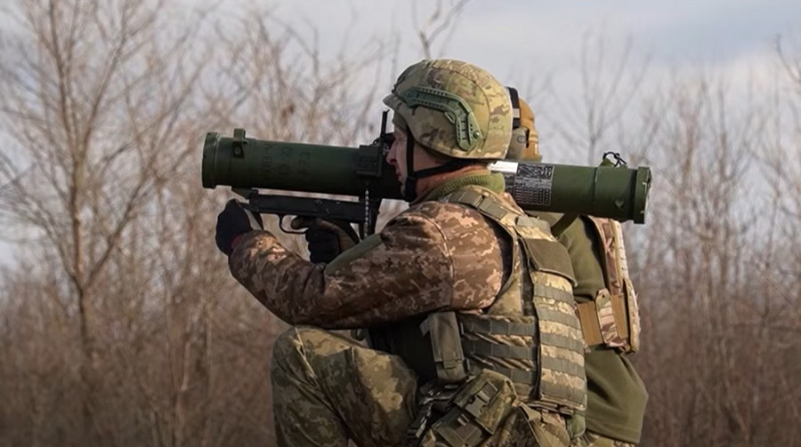 Військові показали, як працює український вогнемет РПВ-16 для ближнього бою