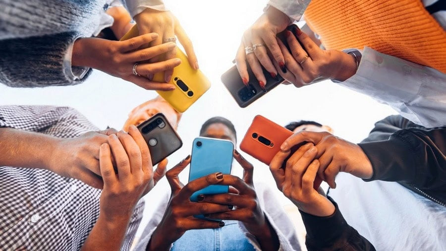 TikTok, YouTube, Instagram & Co. Which social media are popular among young people today?