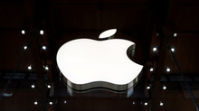 Акції Apple падають через нові мита Трампа