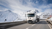 Daimler Truck провела випробування вантажівок на паливних елементах у Швейцарських Альпах