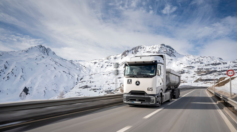 Daimler Truck провела випробування вантажівок на паливних елементах у Швейцарських Альпах