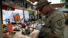 The US Army uses mobile workshops in the jungle to produce FPV drones