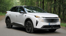 Peugeot 3008: самобутній дизайн, розкішний салон, технологічний гібрид – а що в підсумку?
