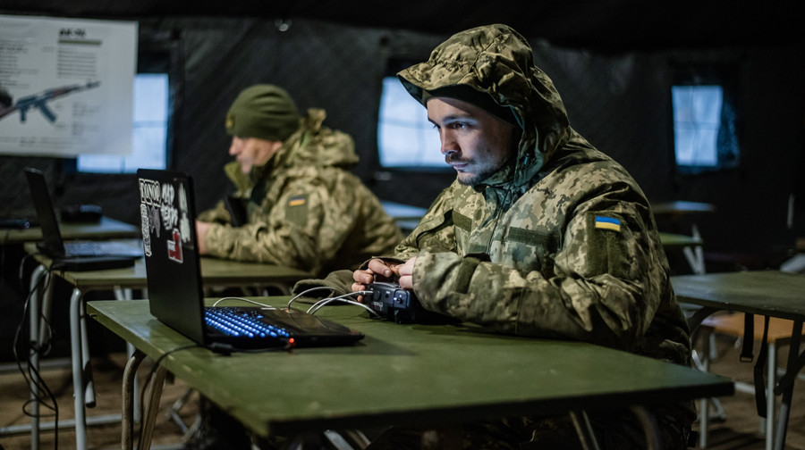 Айтівців у війську найбільше турбує невизначений термін служби й фінансові проблеми — опитування DOU