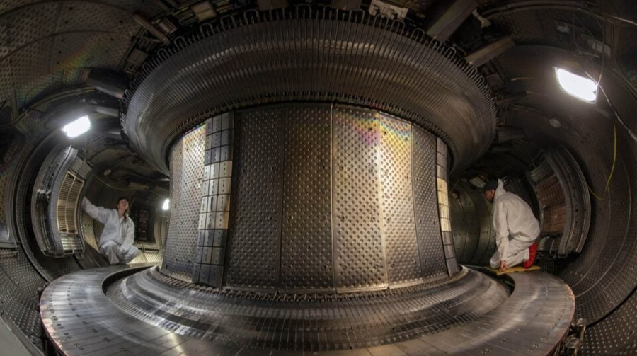 MIT created an AI model for safe plasma control in fusion reactors