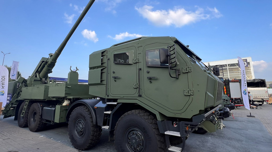 Україна розробляє нові модифікації САУ Богдана на іноземних шасі