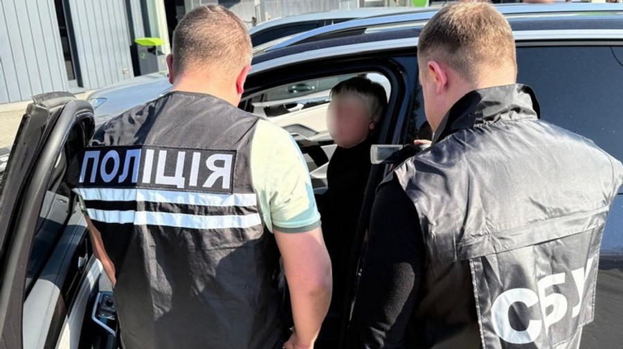 На Львівщині затримали митника, який кришував чорний імпорт електроніки