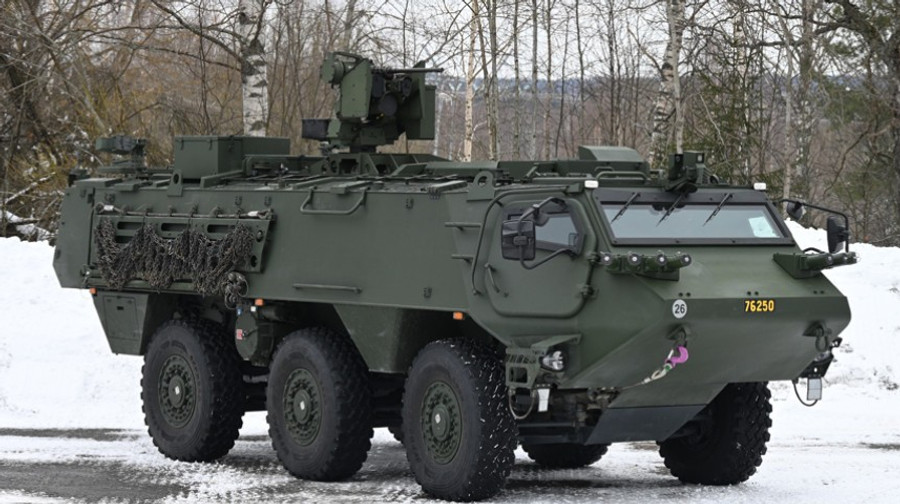 Україна отримала перші бронетранспортери Patria 6×6 від Латвії