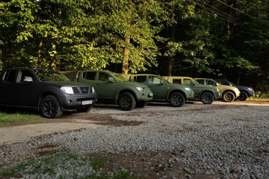 «Загартовані серця» та EPAM Україна збирають на 100 автомобілів для сил оборони