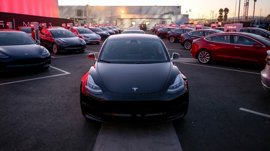 The number of ads for used Teslas for sale increased sharply in March 2025