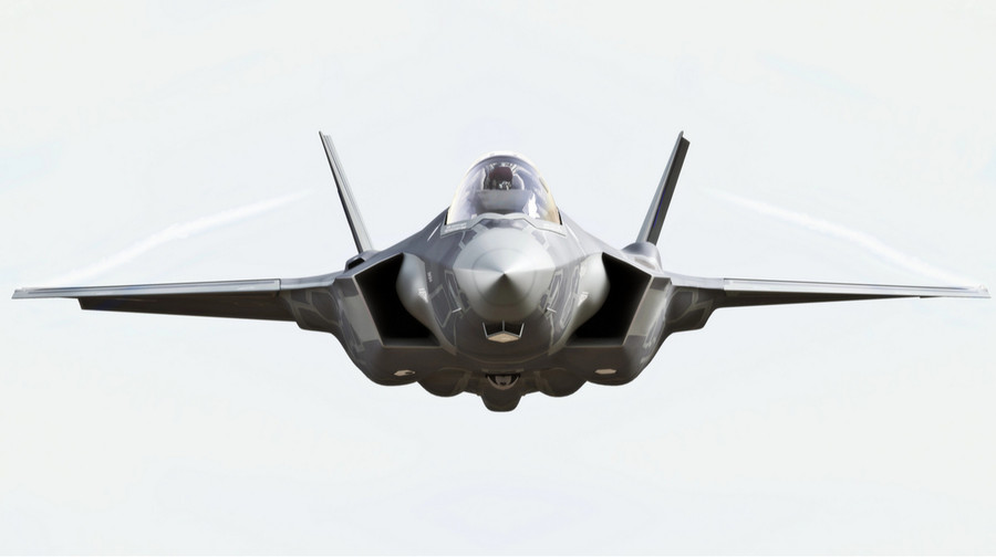 Elon Musk criticizes F-35 fighters, calling them easy prey for a flock of cheap drones