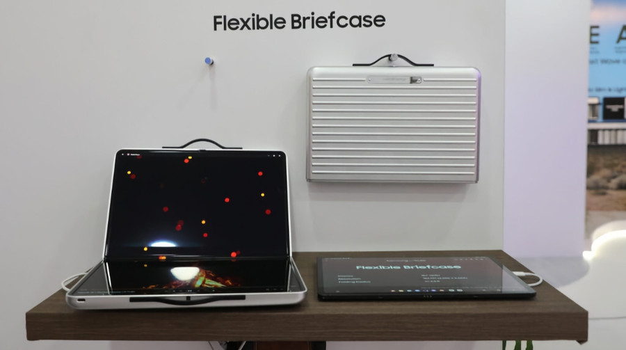 Samsung показала концепт складаного ноутбука, який перетворюється на портфель