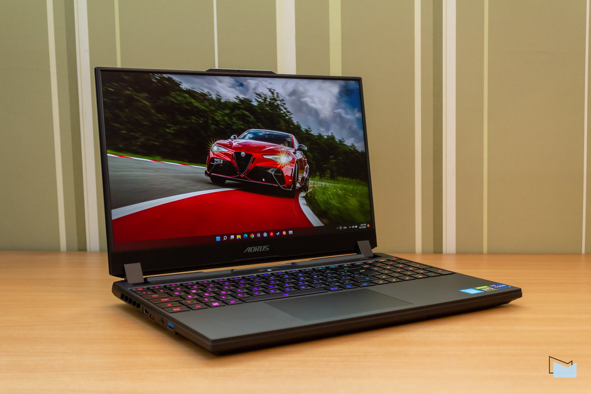 AORUS 15 (XE4) gaming laptop review