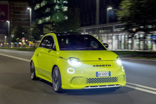 Electric hot hatch Abarth 500e: here is the debut!