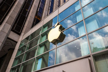 Apple ordered to pay 13 billion euros in back taxes