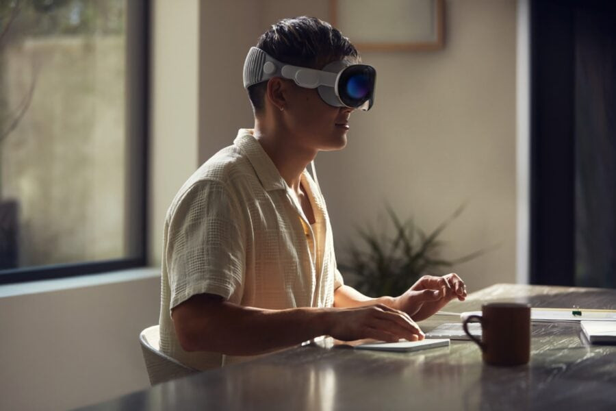 Apple у 2025 році випустить ”бюджетну“ гарнітуру Vision — Bloomberg