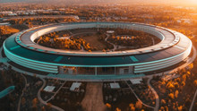 Французькі журналісти зняли відеосюжет в Apple Park, одному з найтаємніших місць на планеті [відео]