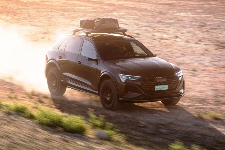 New special version of the Audi Q8 e-tron Dakar Edition: electric car to the desert?