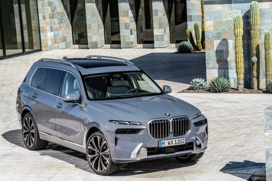 Кросовер BMW X7: нова зовнішність, новий салон