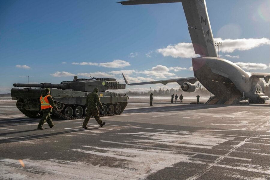 Photo of the day: the first Canadian Leopard 2A4 is going to Ukraine