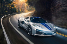 Chevrolet Corvette E-Ray debuts: when hybrid is all about power