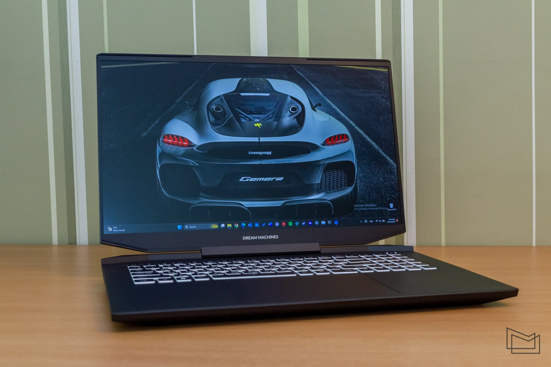 Dream Machines RG4050-17UA28 gaming laptop review