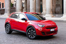 The FIAT 600e crossover is presented - initially only an electric car