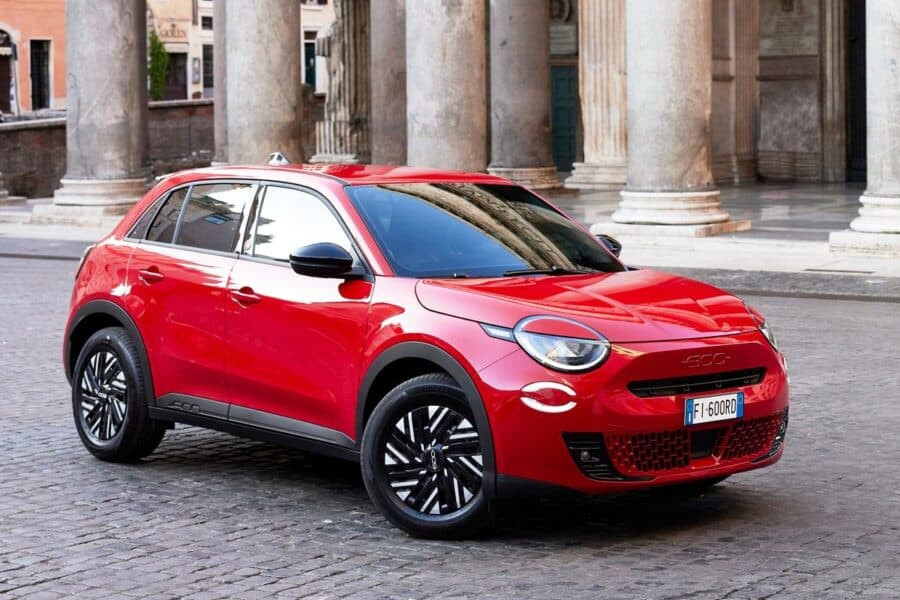 The FIAT 600e crossover is presented - initially only an electric car