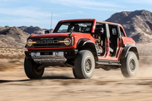 Дебютував Ford Bronco Raptor: новий жах для фанатів електрокарів!