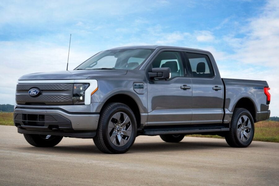 Ford F-150 Lightning Flash electric pickup: more range - for less money