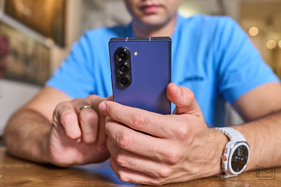 Galaxy Fold6: how a foldable smartphone with AI blew up my love of monoblock design