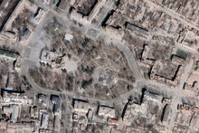 Google Maps partially updated the satellite map of Ukraine [Mariupol, Hostomel, Kyiv]