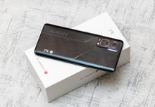 Огляд ZTE Axon 30 5G: смартфон без вирізу під селфі-камеру