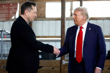 Tesla's shares rose by 73% due to the relationship between Musk and Trump.