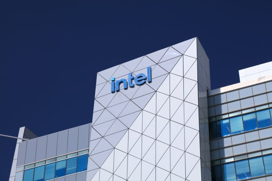 Intel домовилася з Amazon AWS про виготовлення чипів, акції компанії зросли на 8%