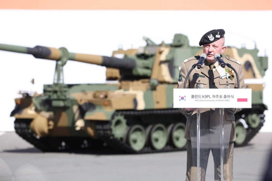 Poland received the first South Korean tanks K2 Black Panther and 155 mm self-propelled guns K9 Thunder, ordered only 3 months ago