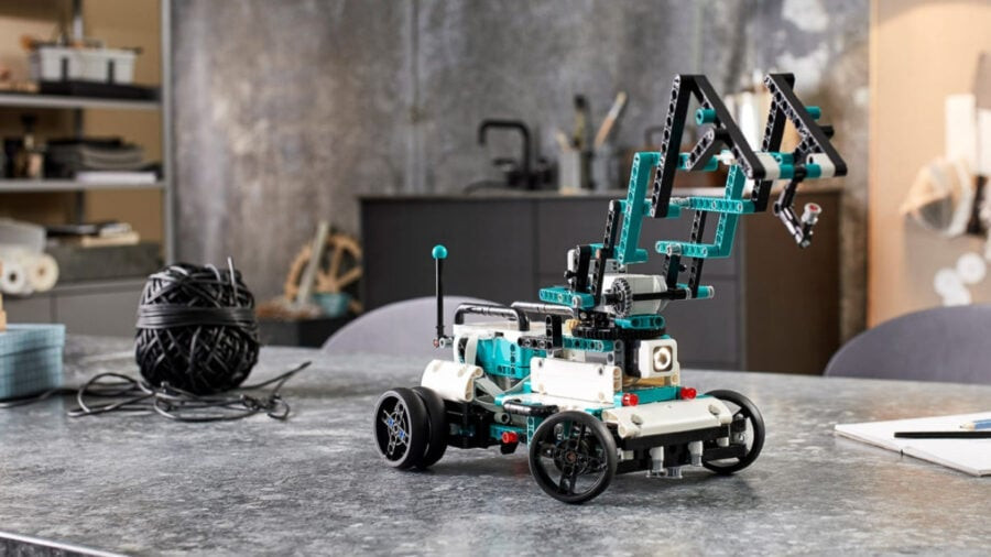 Lego to discontinue Mindstorms