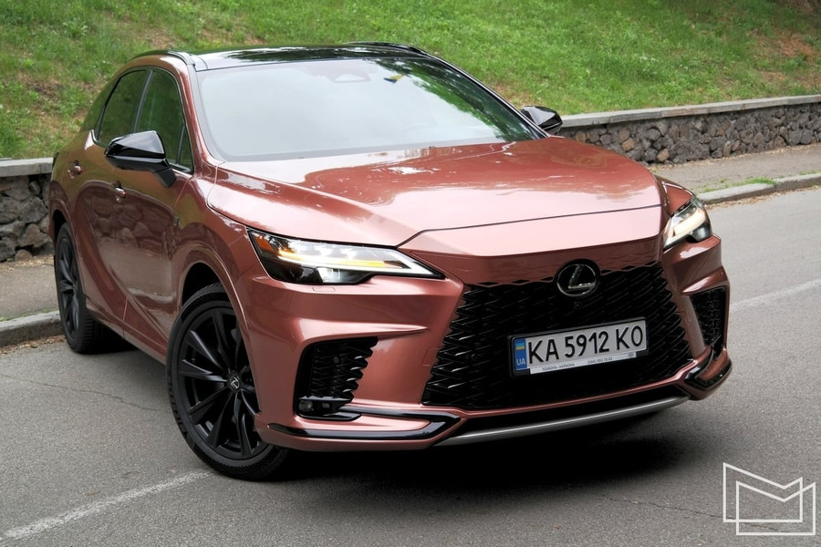 Тест-драйв Lexus RX 500h F Sport+: автомобіль (не) для Барбі
