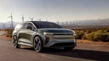 Lucid Motors починає приймати замовлення на електричний кросовер Gravity