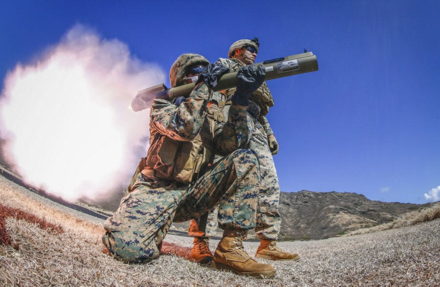 M72 LAW – легкий гранатомет з історією. Не дуже нова, але надійна зброя, що невдовзі надійде в Україну