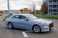 The future sedan Mercedes E-Class showed the exterior and interior