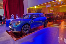 Дебют MINI Cooper J01 в Україні: повністю новий, повністю електричний – від 1,334 млн грн