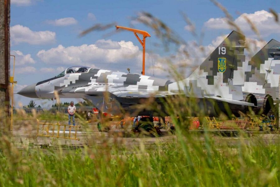 Україна знову не отримала літаки від НАТО, лише запчастини для ремонту